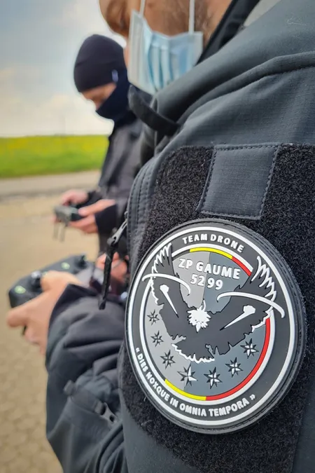 Pilotes drone et écusson ZP Gaume