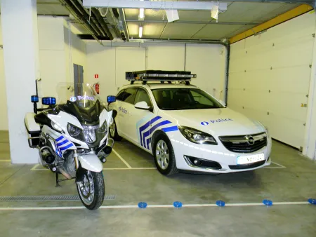 Véhicule et moto police