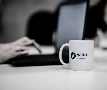 laptop en tas Politie Schoten