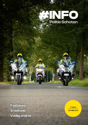 Cover #INFO 3 motorrijders van Politie Schoten in een dreef