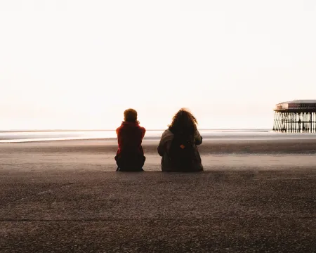 Gesprek op het strand