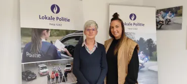 Foto: Kathrine Plancke, BIN-coördinator v/d Rashoevewijk en inspecteur Lore Buelens, aanspreekpunt binnen politie 