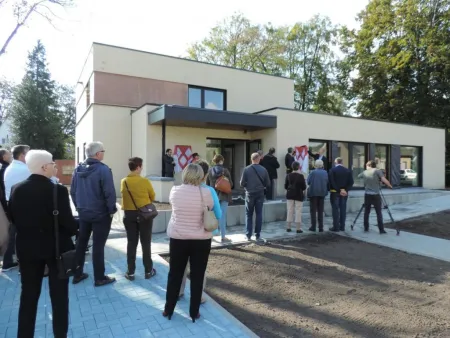 Politiebureau en parochiesecretariaat ingehuldigd