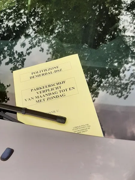 Verwittiging parkeerschijf verplicht