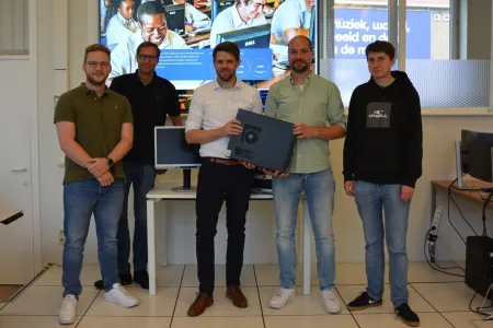 Beeld genomen tijdens de schenking