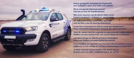 politiejeep op het strand
