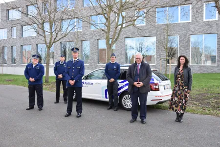 Fakkeloverdracht wijkdienst Koksijde 