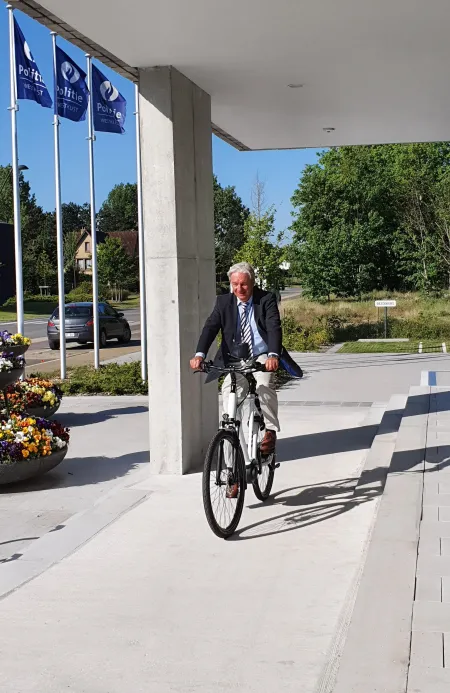 korpschef test elektrische fiets 