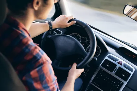 rijden in de auto 