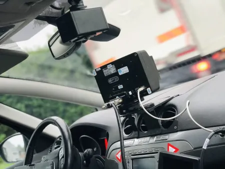 flitstoestel in de auto
