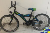 Kinderfiets achtergelaten aan markt Maldegem - Referentienr. ME15860