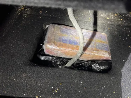 Drugs gevonden in verborgen ruimte in voertuig tijdens Etoile-actie