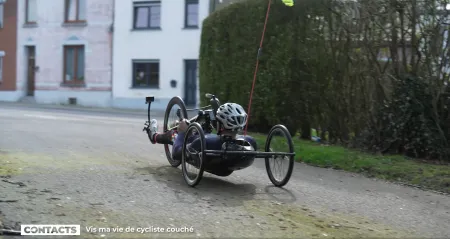 Contacts : vis ma vie de cycliste couché