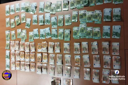 Operatie Etoile: 106 750 euro en 6,8 kilo cocaïne in beslag genomen bij verschillende controles 