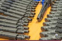 Plus de 110 armes à feu saisies et 6 personnes arrêtées suite à une vaste enquête menée par la PJF de Bruxelles